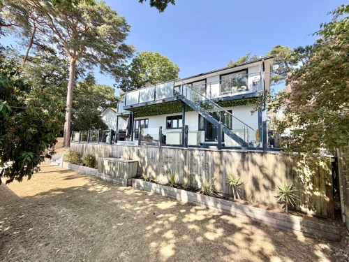 Detached House Main Photo