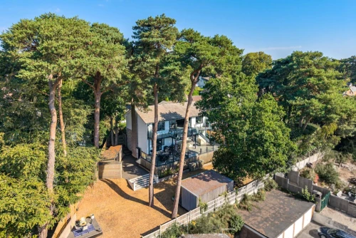 Detached House Main Photo