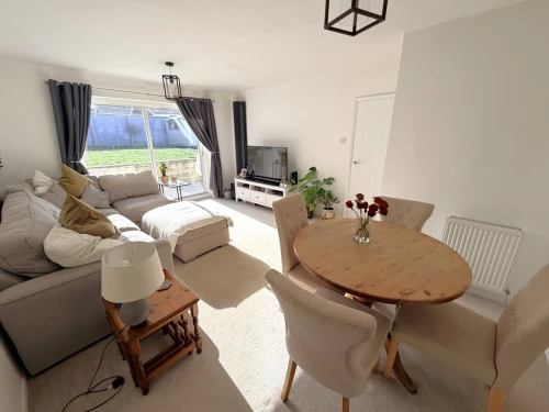 Detached Bungalow Main Photo