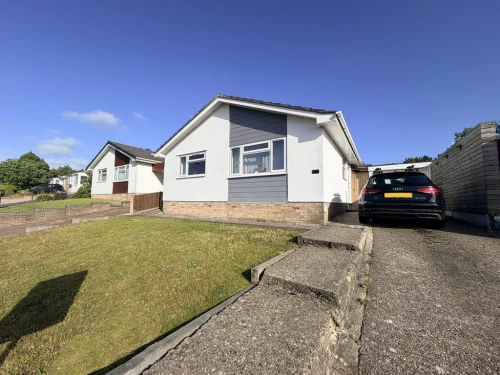 Detached Bungalow Main Photo