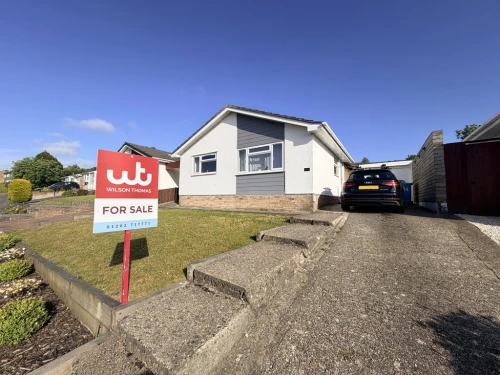 Detached Bungalow Main Photo