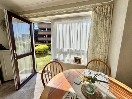 Apartment Main Photo