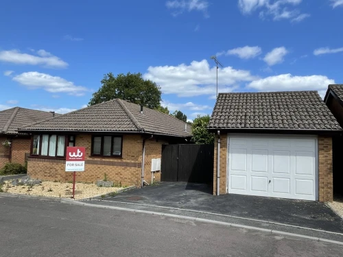 Detached Bungalow Main Photo