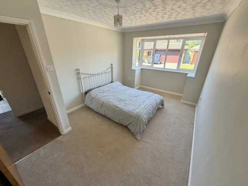 Detached Bungalow Main Photo