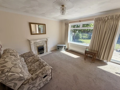 Detached Bungalow Main Photo