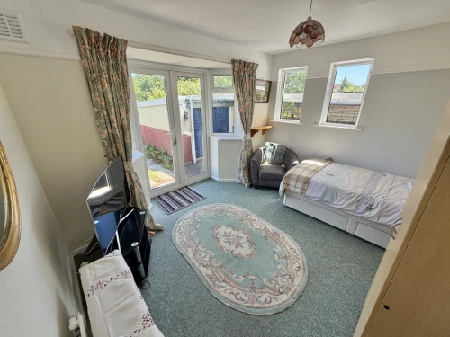 Detached Bungalow Main Photo