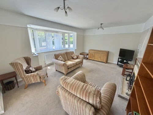Detached Bungalow Main Photo