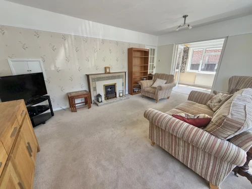 Detached Bungalow Main Photo
