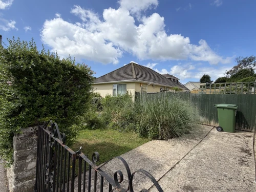 Detached Bungalow Main Photo