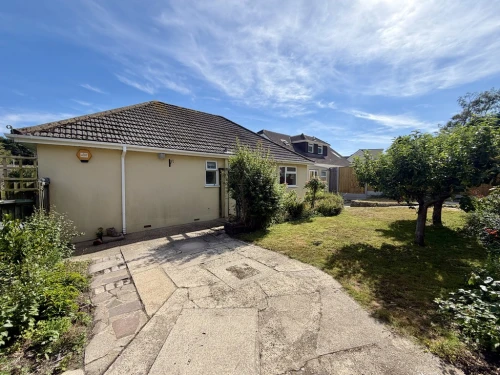 Detached Bungalow Main Photo
