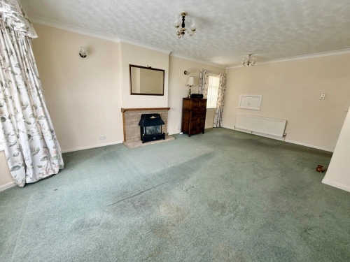 Detached Bungalow Main Photo