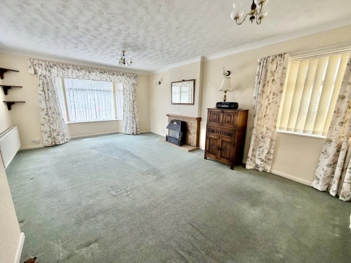 Detached Bungalow Main Photo