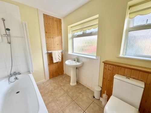 Detached Bungalow Main Photo