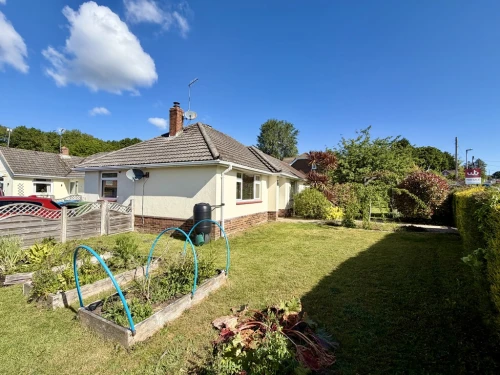 Detached Bungalow Main Photo