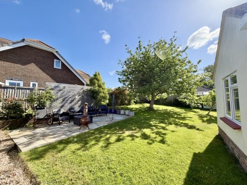Detached Bungalow Main Photo