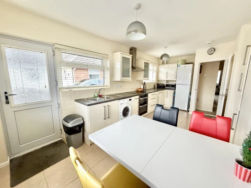 Detached Bungalow Main Photo