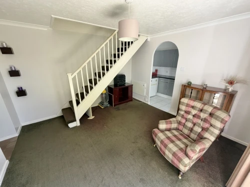 End Terraced House Photo 4