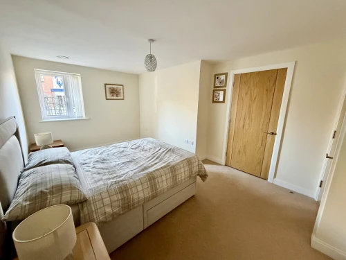 Apartment Main Photo