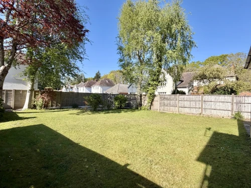 Detached House Main Photo