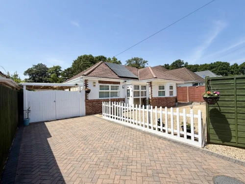 Detached Bungalow Main Photo
