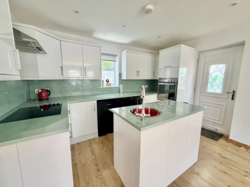 Detached Bungalow Main Photo