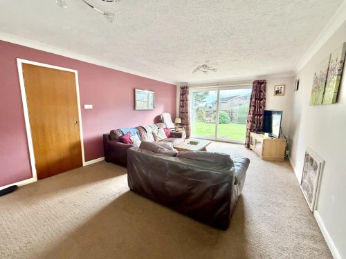 Detached House Main Photo