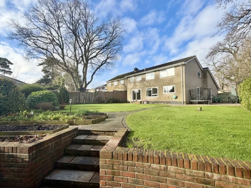 Detached House Main Photo