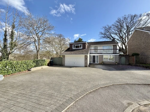 Detached House Main Photo