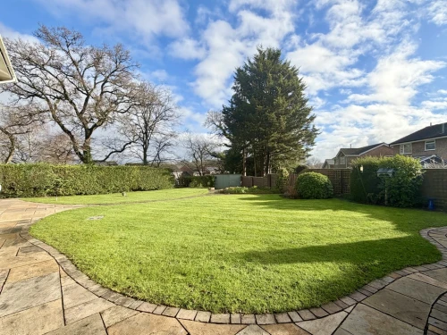 Detached House Main Photo