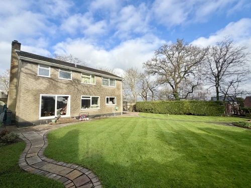 Detached House Main Photo