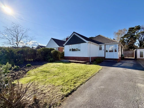 Detached Bungalow Main Photo