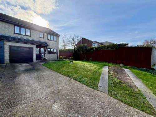 Semi-Detached House Main Photo