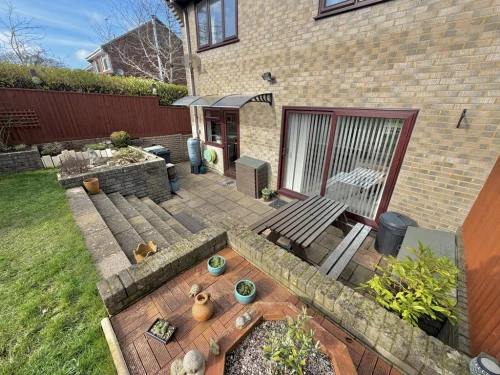 Semi-Detached House Main Photo