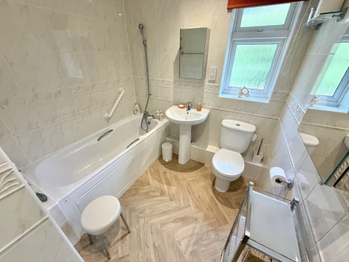 Detached Bungalow Main Photo