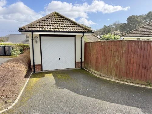 Detached Bungalow Main Photo