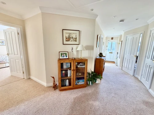 Detached Bungalow Main Photo