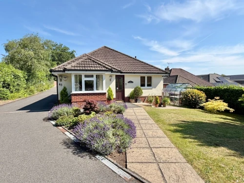 Detached Bungalow Main Photo