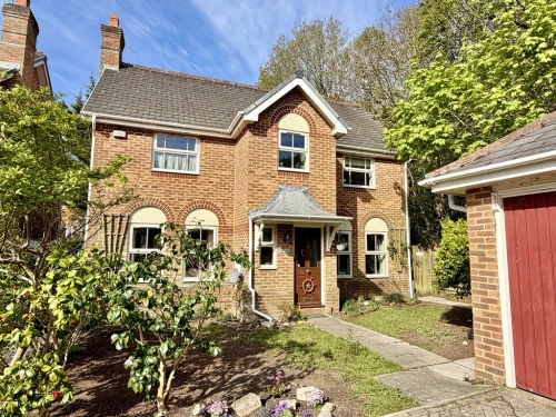 Detached House Main Photo