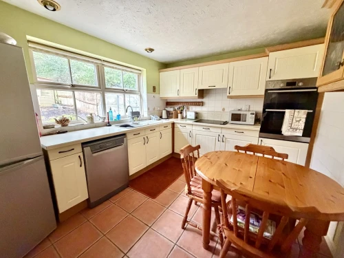 Detached House Photo 3
