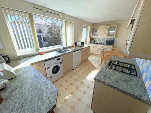 Detached House Main Photo