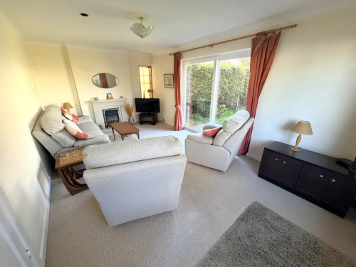 Detached House Main Photo