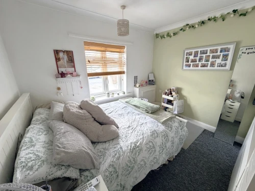 Semi-Detached Bungalow Main Photo