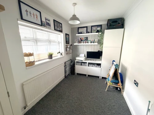 Semi-Detached Bungalow Main Photo