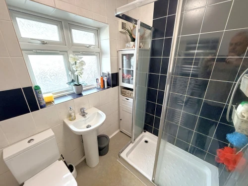 Semi-Detached Bungalow Main Photo