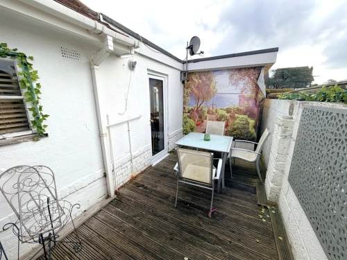 Semi-Detached Bungalow Main Photo