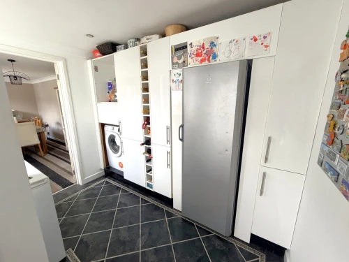 Semi-Detached Bungalow Main Photo