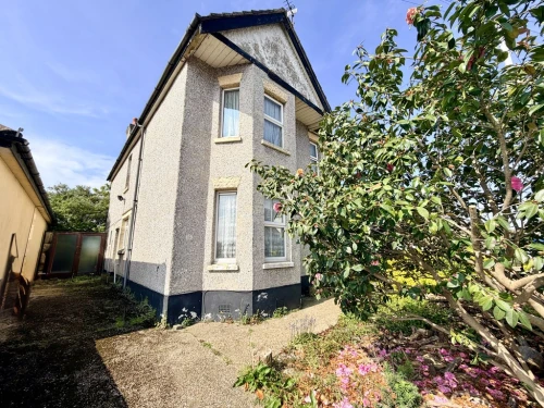 Detached House Main Photo