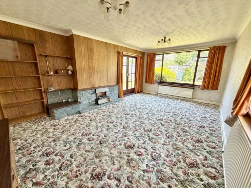 Detached Bungalow Photo 4