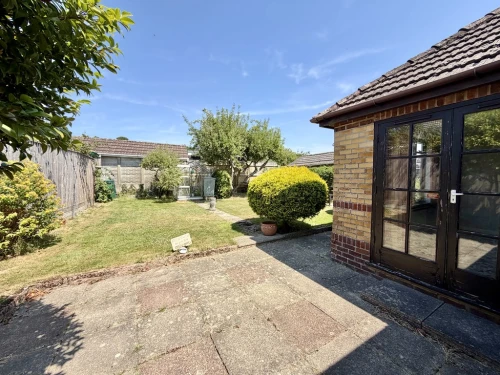 Detached Bungalow Main Photo