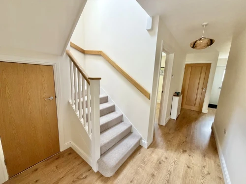 Detached House Photo 4